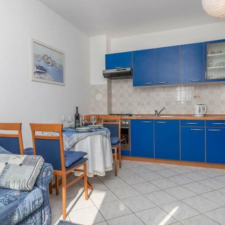 Apartmani Adria Lila Crikvenica Dramalj Exterior foto