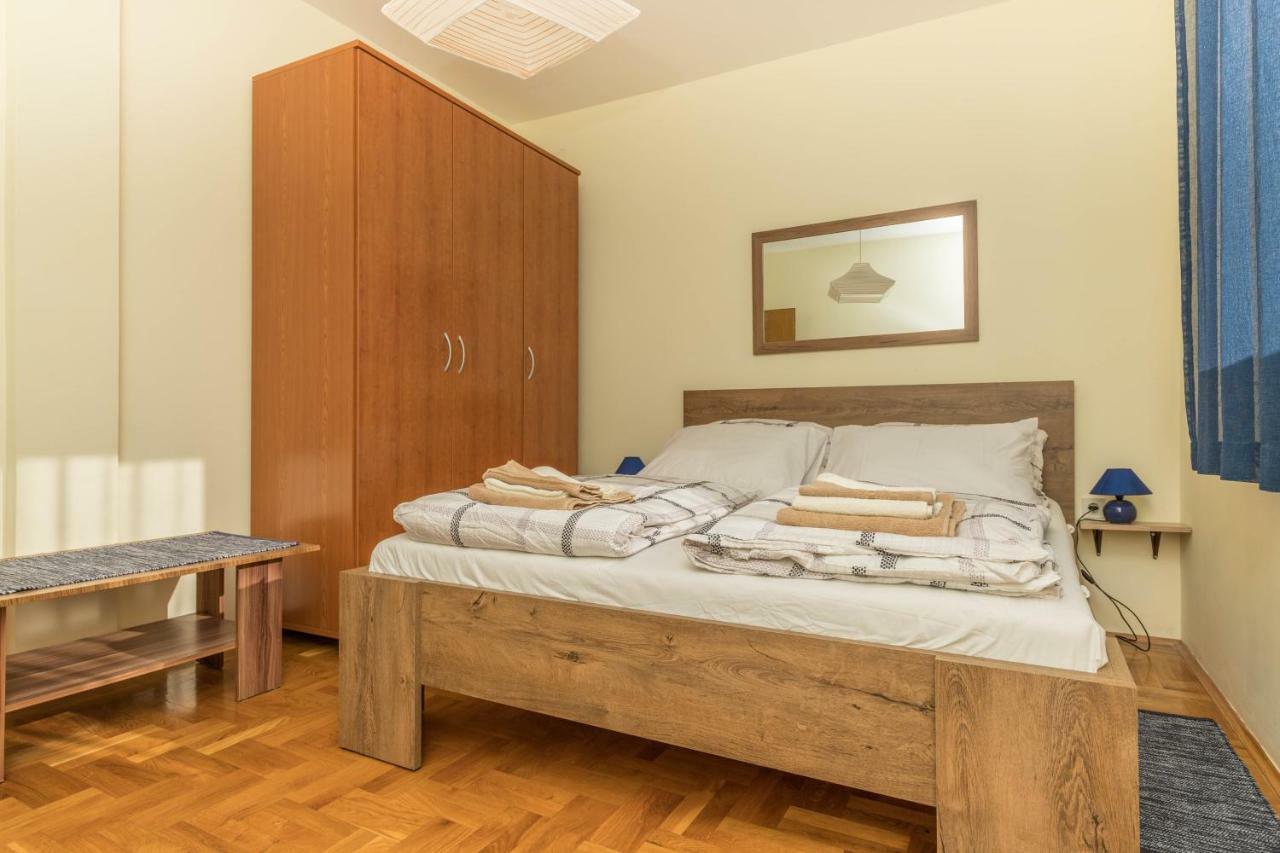 Apartmani Adria Lila Crikvenica Dramalj Exterior foto