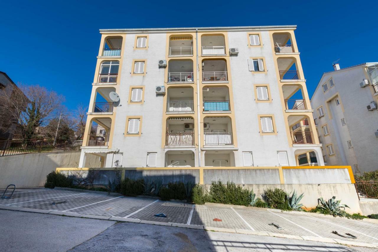 Apartmani Adria Lila Crikvenica Dramalj Exterior foto