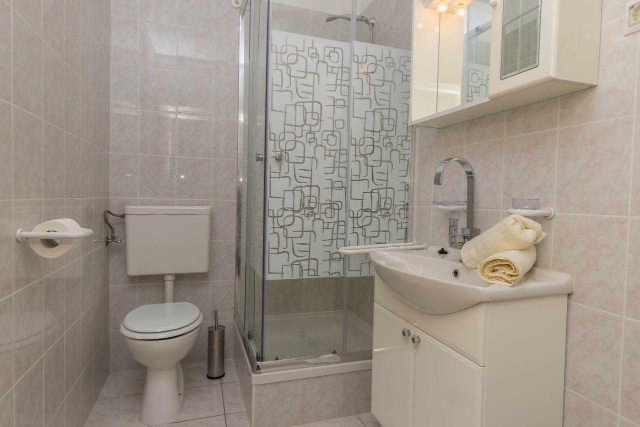 Apartmani Adria Lila Crikvenica Dramalj Exterior foto